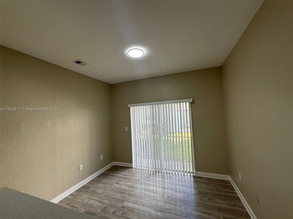 Active With Contract: $1,770 (2 beds, 2 baths, 914 Square Feet)