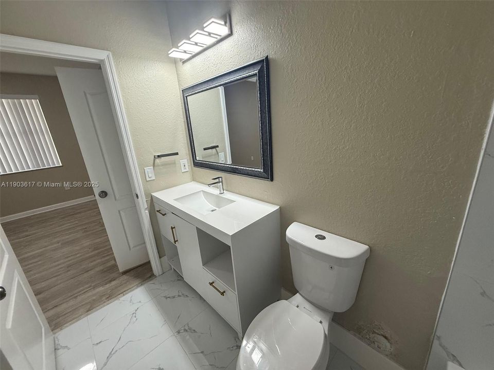 Active With Contract: $1,770 (2 beds, 2 baths, 914 Square Feet)