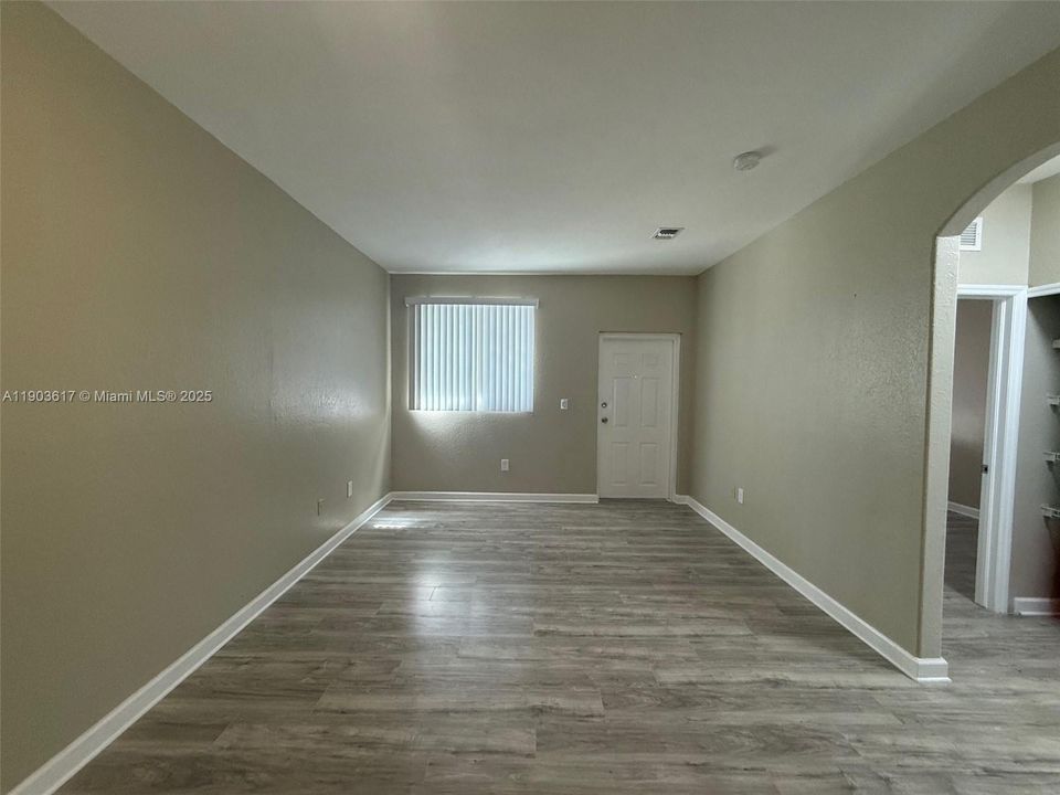 Active With Contract: $1,770 (2 beds, 2 baths, 914 Square Feet)