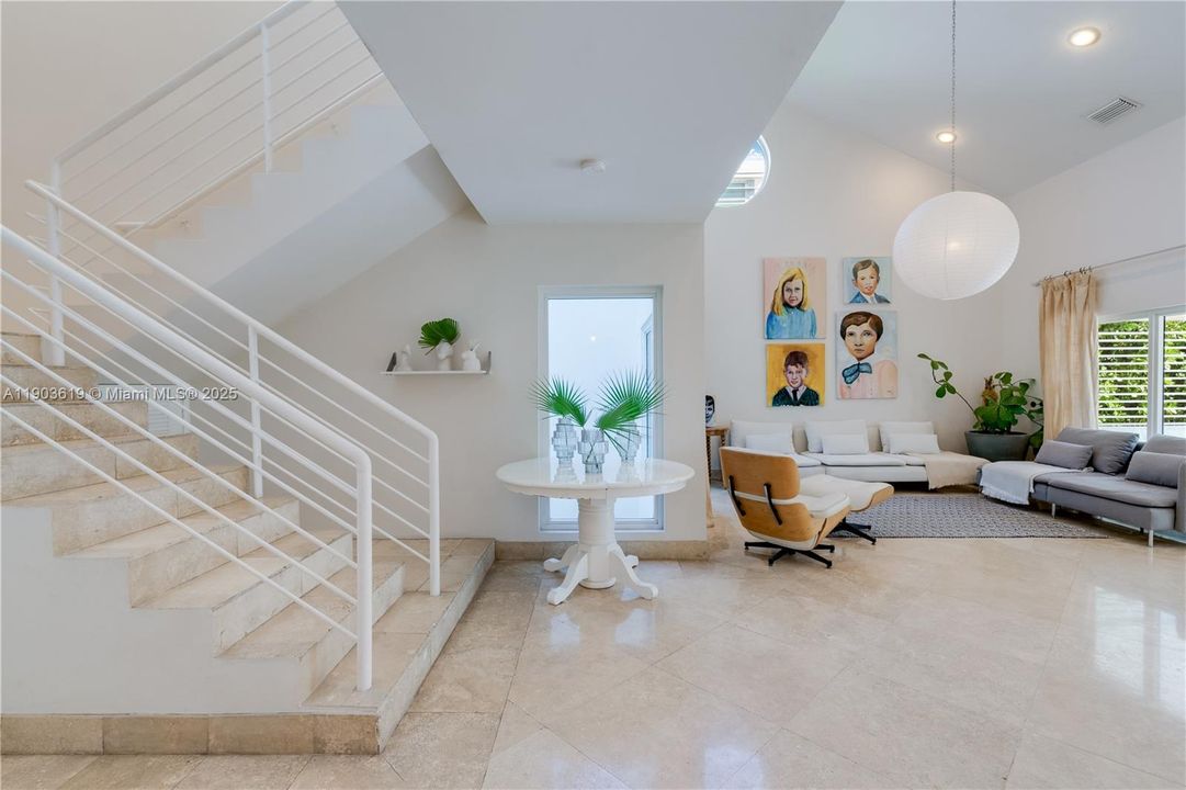 For Rent: $18,500 (5 beds, 5 baths, 4782 Square Feet)