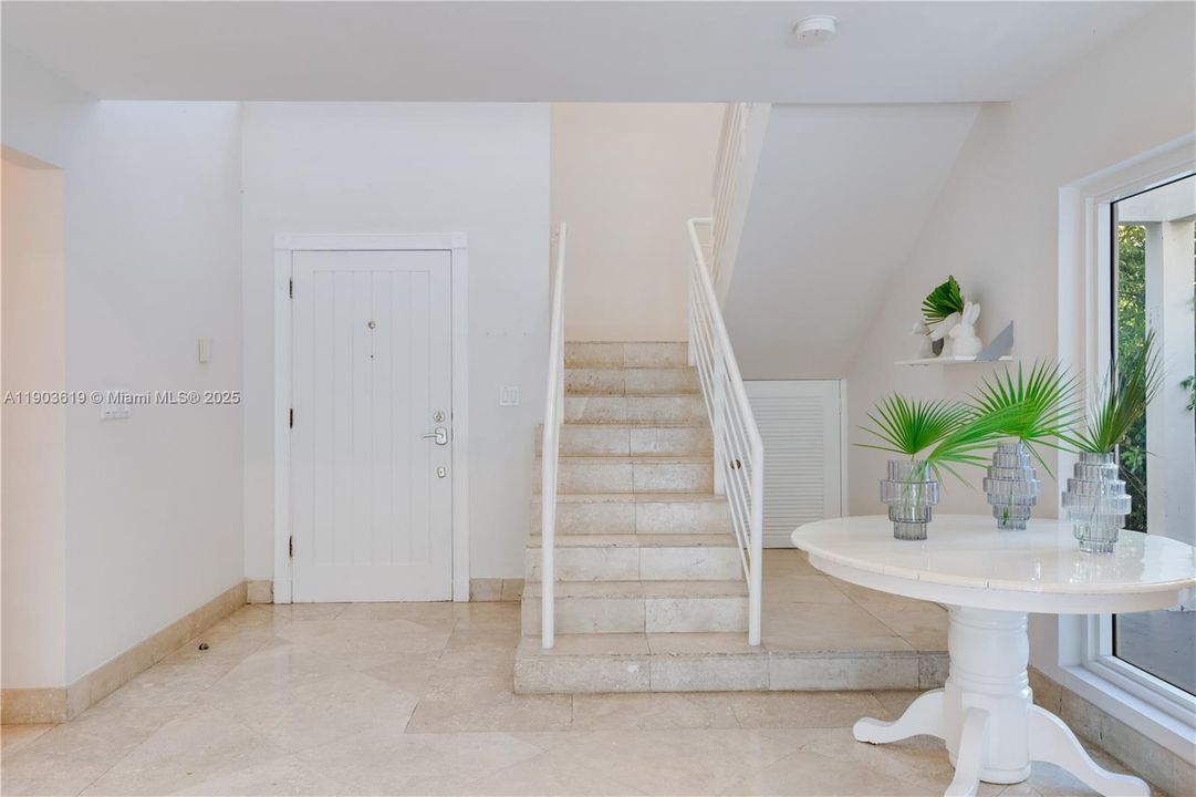 For Rent: $18,500 (5 beds, 5 baths, 4782 Square Feet)