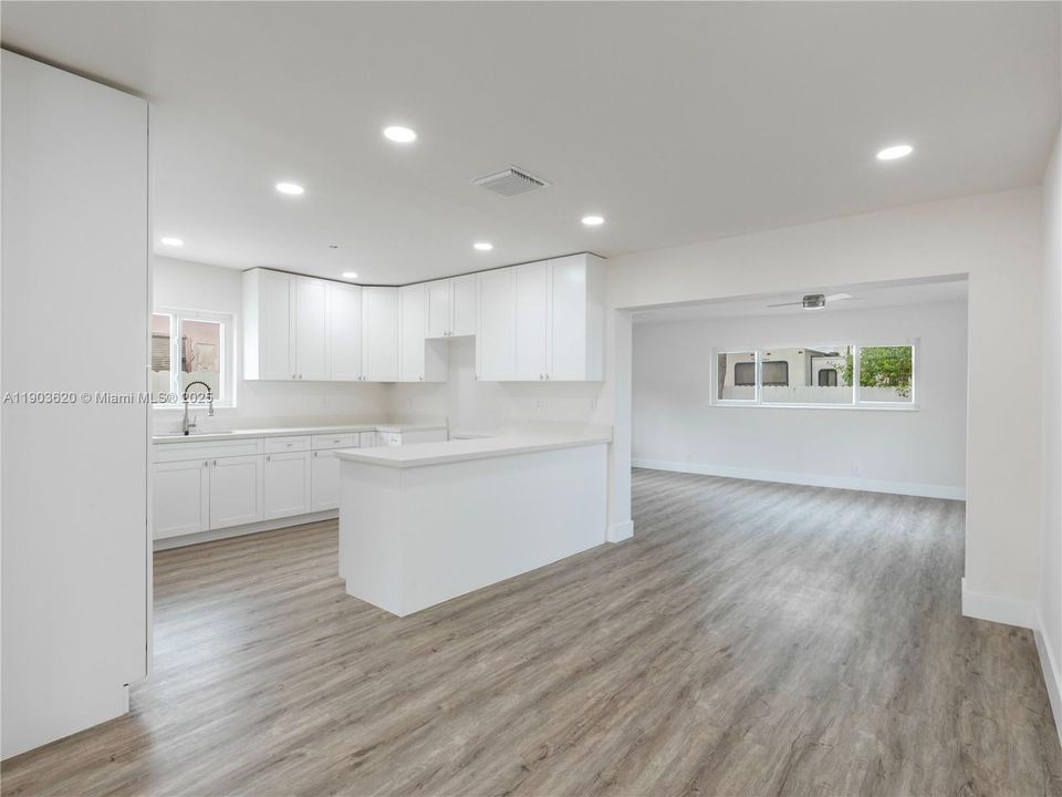 For Sale: $565,000 (3 beds, 2 baths, 1225 Square Feet)