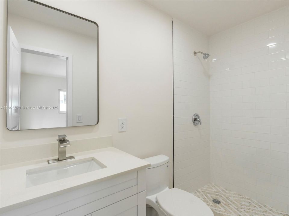 For Sale: $565,000 (3 beds, 2 baths, 1225 Square Feet)