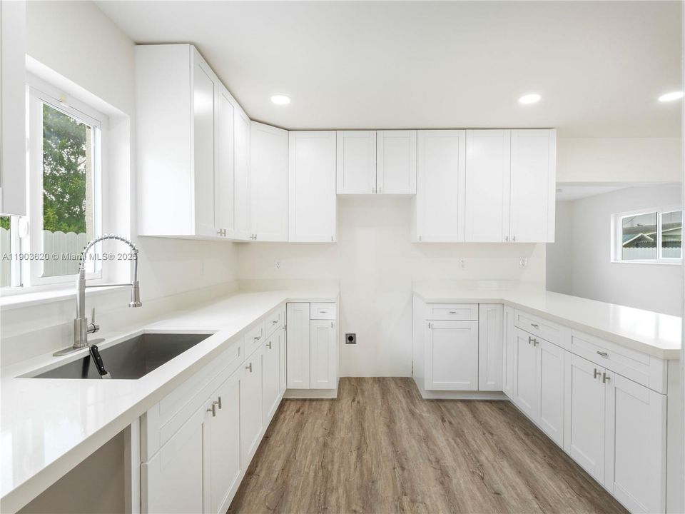 For Sale: $565,000 (3 beds, 2 baths, 1225 Square Feet)