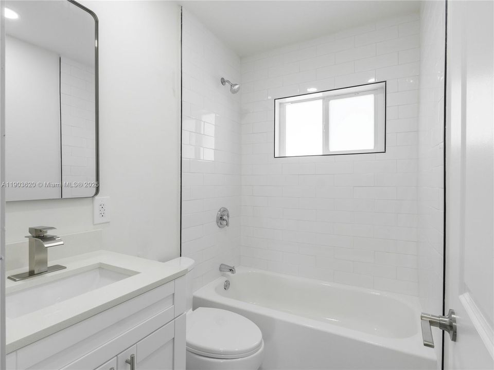 For Sale: $565,000 (3 beds, 2 baths, 1225 Square Feet)