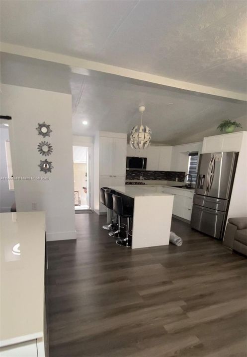 待售: $135,000 (3 贝兹, 2 浴室, 2746 平方英尺)