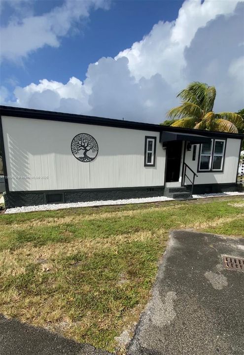 待售: $135,000 (3 贝兹, 2 浴室, 2746 平方英尺)