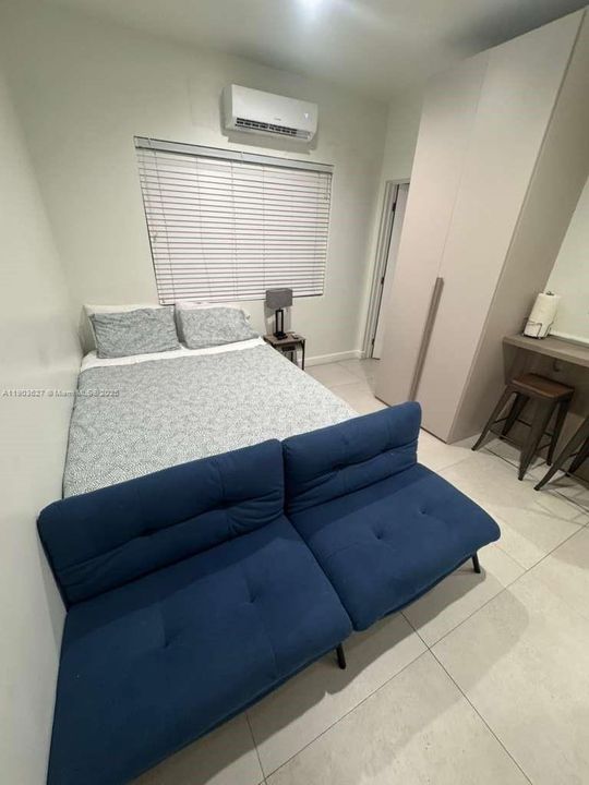 For Rent: $1,800 (0 beds, 1 baths, 400 Square Feet)