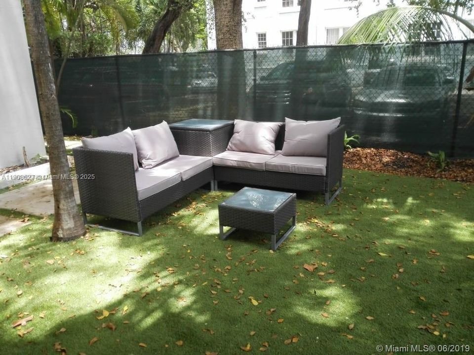 For Rent: $1,800 (0 beds, 1 baths, 400 Square Feet)