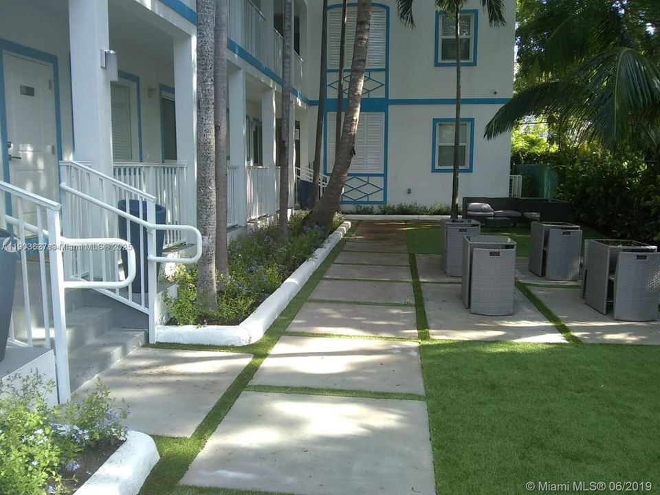 For Rent: $1,800 (0 beds, 1 baths, 400 Square Feet)