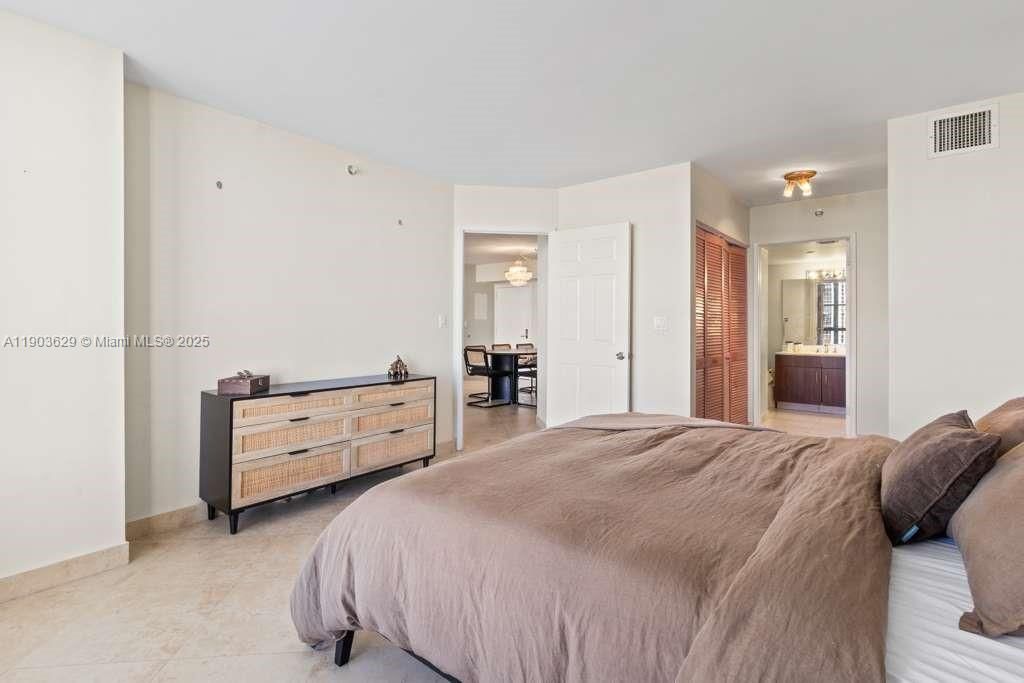 For Sale: $384,500 (2 beds, 2 baths, 1091 Square Feet)