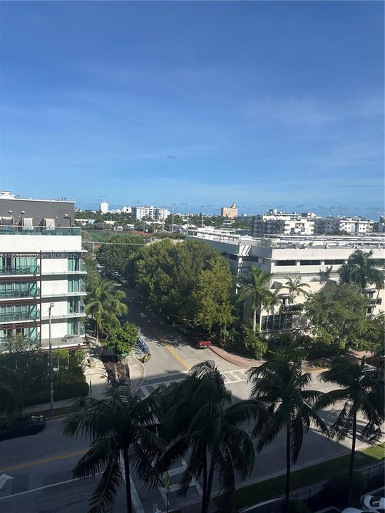 Active With Contract: $495,000 (1 beds, 1 baths, 990 Square Feet)