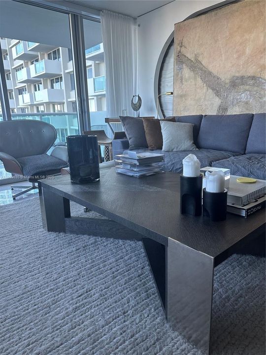 Active With Contract: $495,000 (1 beds, 1 baths, 990 Square Feet)