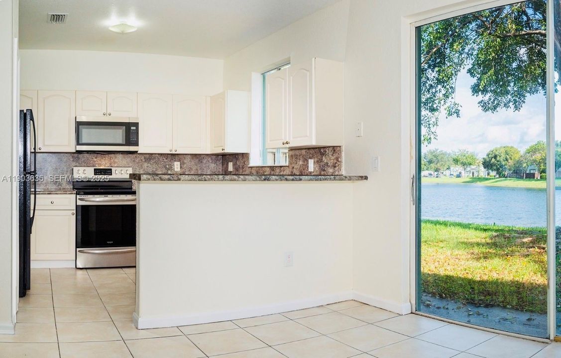 For Rent: $2,100 (3 beds, 2 baths, 1302 Square Feet)