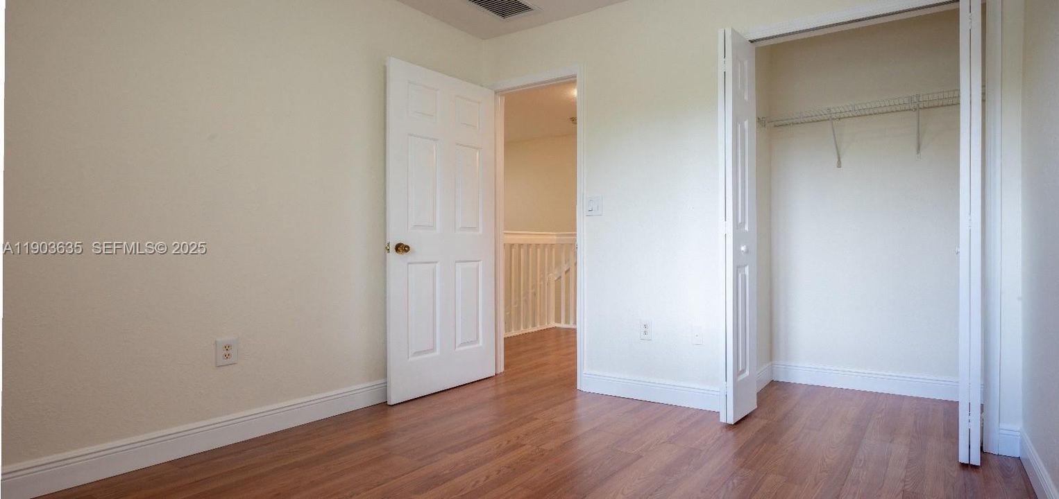 For Rent: $2,100 (3 beds, 2 baths, 1302 Square Feet)