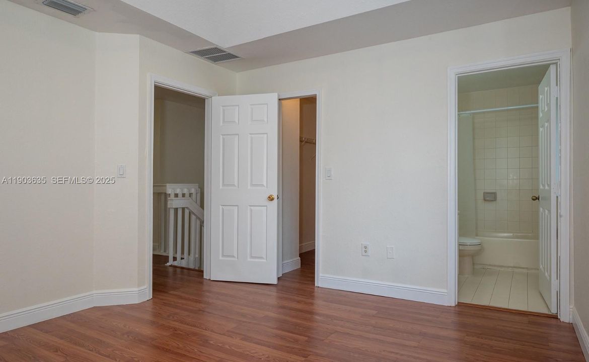 For Rent: $2,100 (3 beds, 2 baths, 1302 Square Feet)