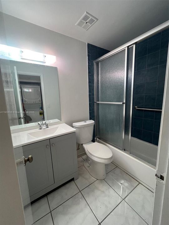 For Rent: $1,999 (2 beds, 2 baths, 970 Square Feet)