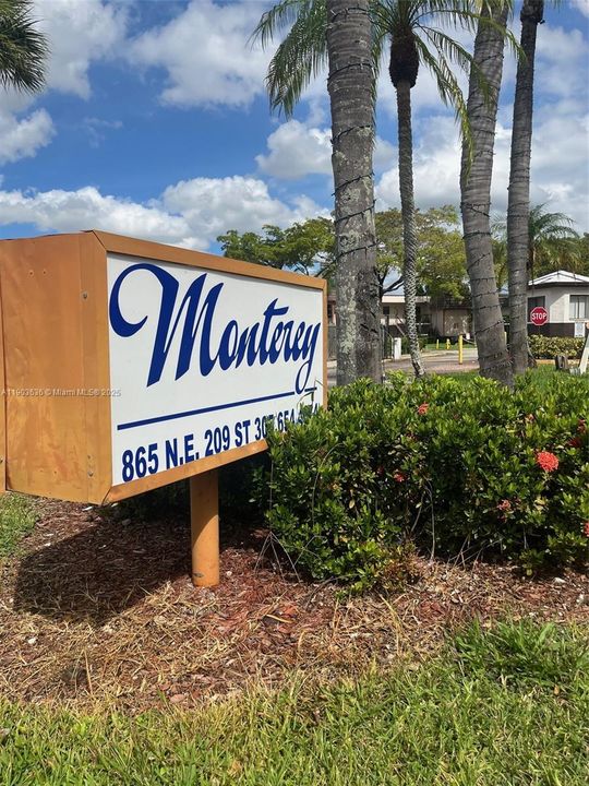 For Rent: $1,999 (2 beds, 2 baths, 970 Square Feet)