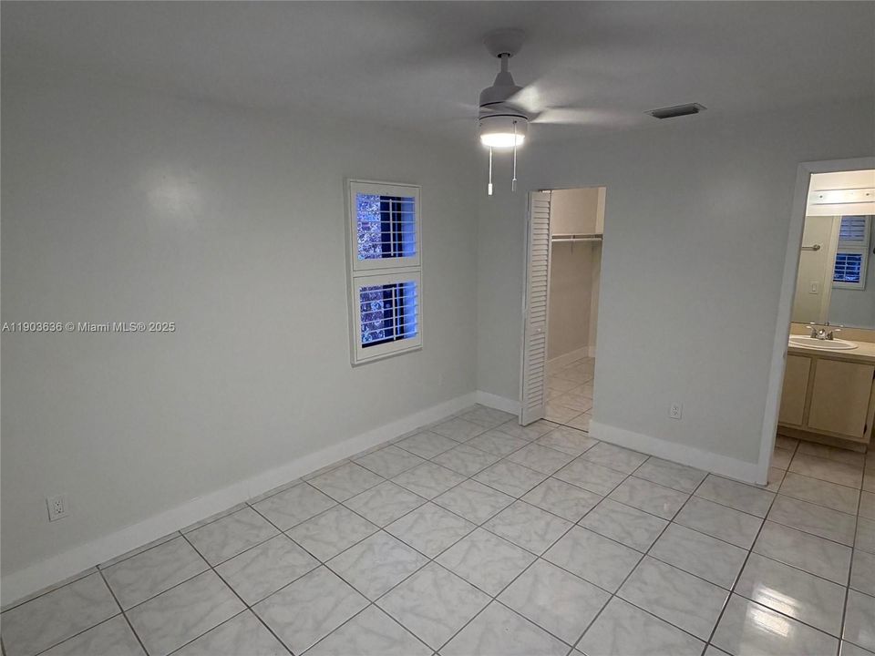 For Rent: $1,999 (2 beds, 2 baths, 970 Square Feet)