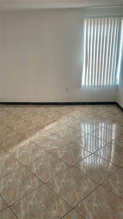 For Rent: $1,845 (2 beds, 1 baths, 728 Square Feet)