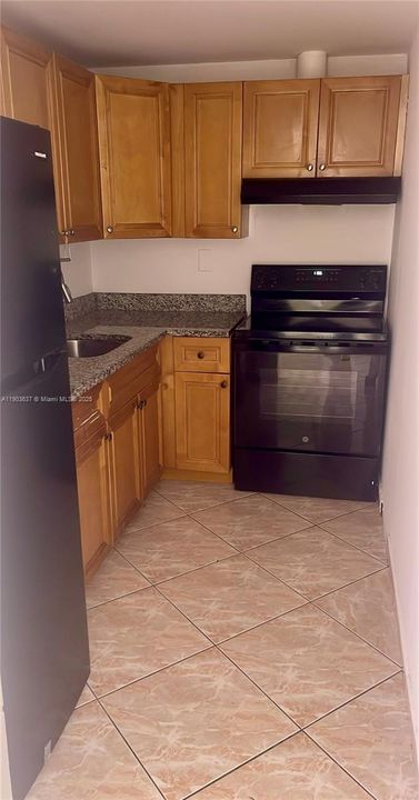 For Rent: $1,845 (2 beds, 1 baths, 728 Square Feet)
