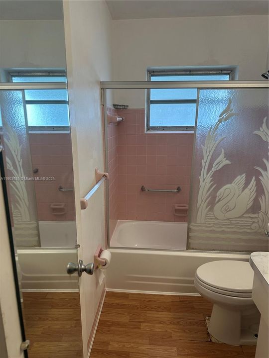 For Rent: $2,100 (2 beds, 1 baths, 1062 Square Feet)