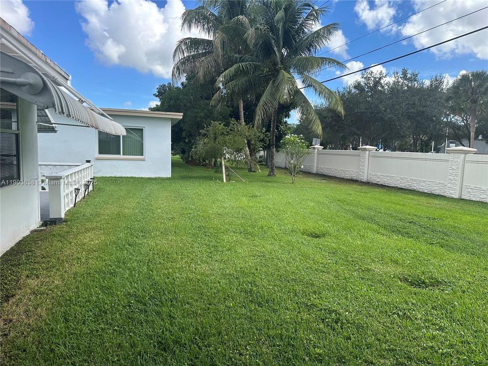 For Rent: $2,100 (2 beds, 1 baths, 1062 Square Feet)