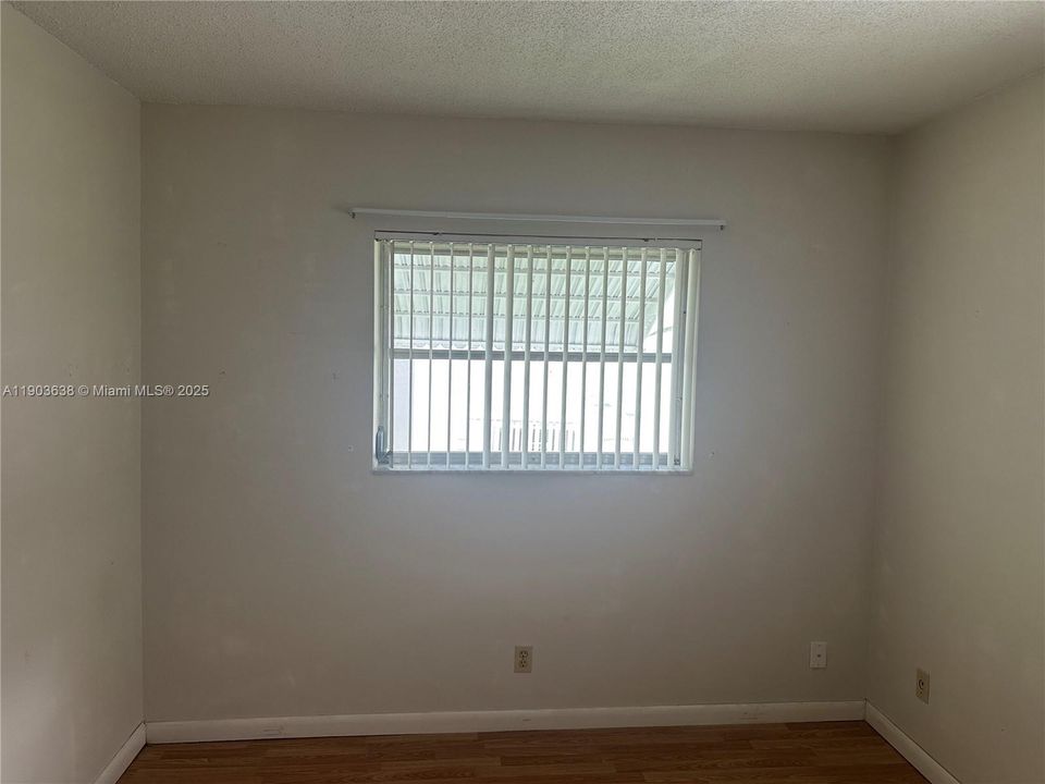 For Rent: $2,100 (2 beds, 1 baths, 1062 Square Feet)