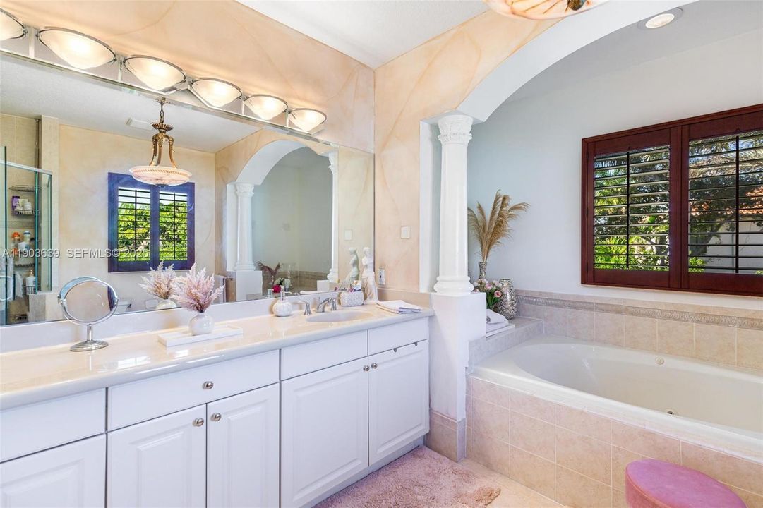 For Sale: $1,280,000 (5 beds, 4 baths, 3945 Square Feet)