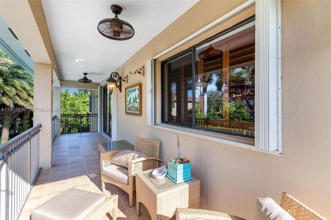 For Sale: $1,280,000 (5 beds, 4 baths, 3945 Square Feet)