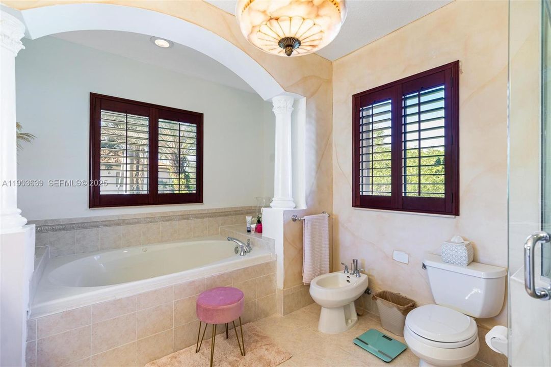 For Sale: $1,280,000 (5 beds, 4 baths, 3945 Square Feet)