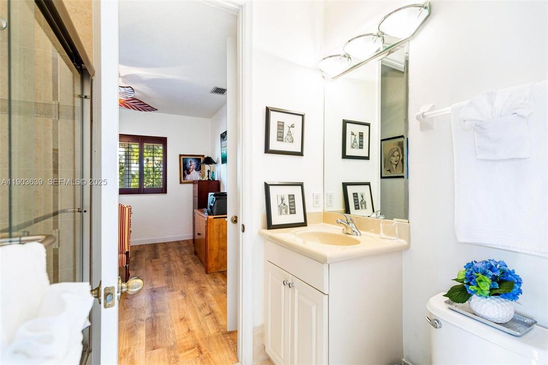 For Sale: $1,280,000 (5 beds, 4 baths, 3945 Square Feet)