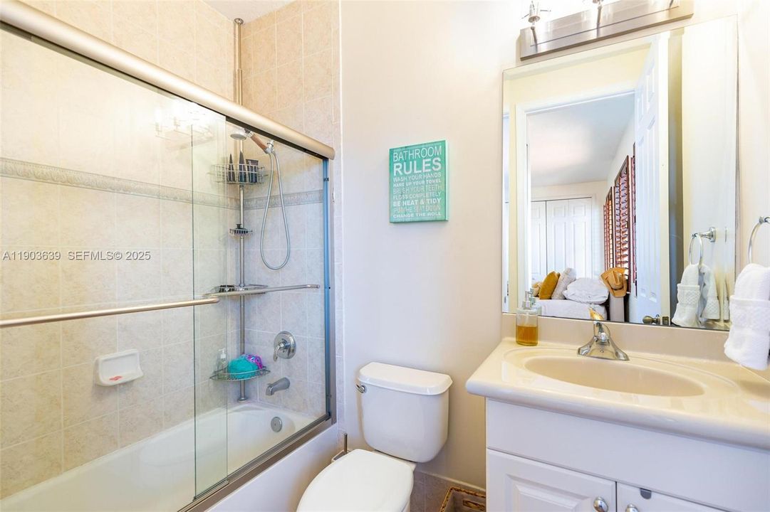 For Sale: $1,280,000 (5 beds, 4 baths, 3945 Square Feet)