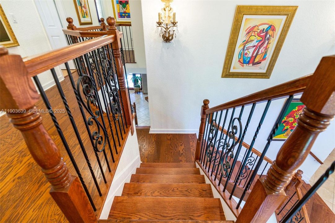 For Sale: $1,280,000 (5 beds, 4 baths, 3945 Square Feet)