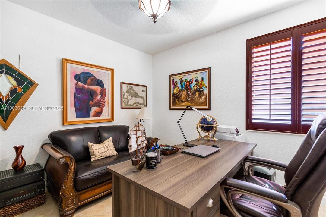 For Sale: $1,280,000 (5 beds, 4 baths, 3945 Square Feet)