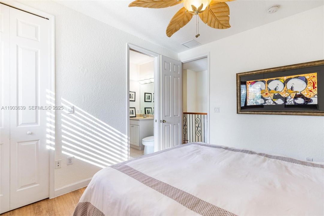 For Sale: $1,280,000 (5 beds, 4 baths, 3945 Square Feet)