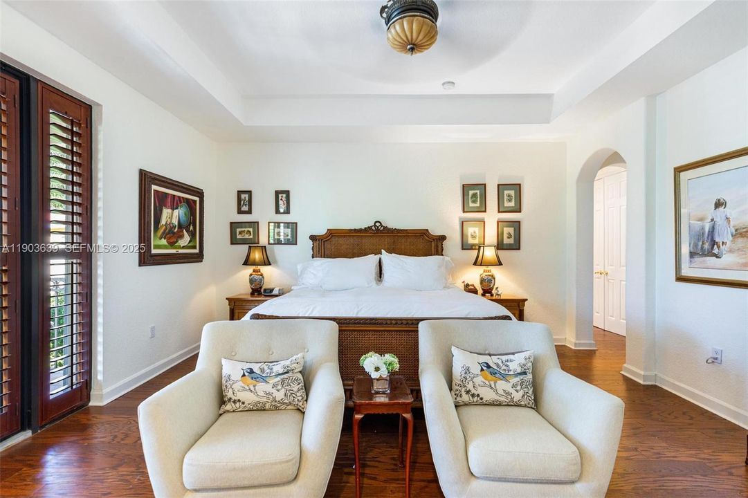 For Sale: $1,280,000 (5 beds, 4 baths, 3945 Square Feet)