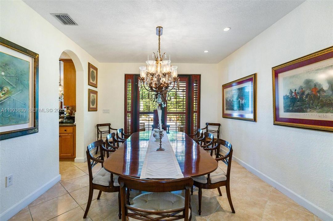 For Sale: $1,280,000 (5 beds, 4 baths, 3945 Square Feet)