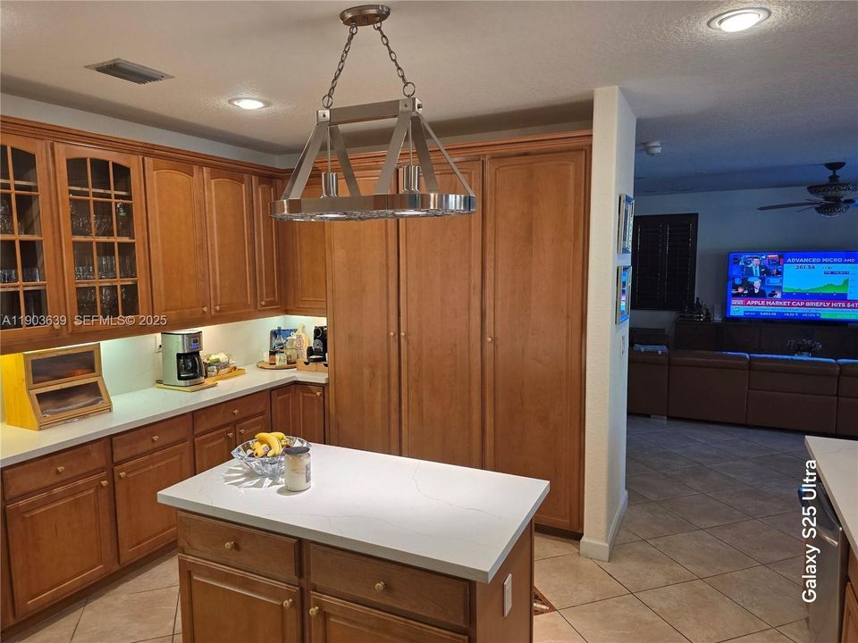 For Sale: $1,280,000 (5 beds, 4 baths, 3945 Square Feet)