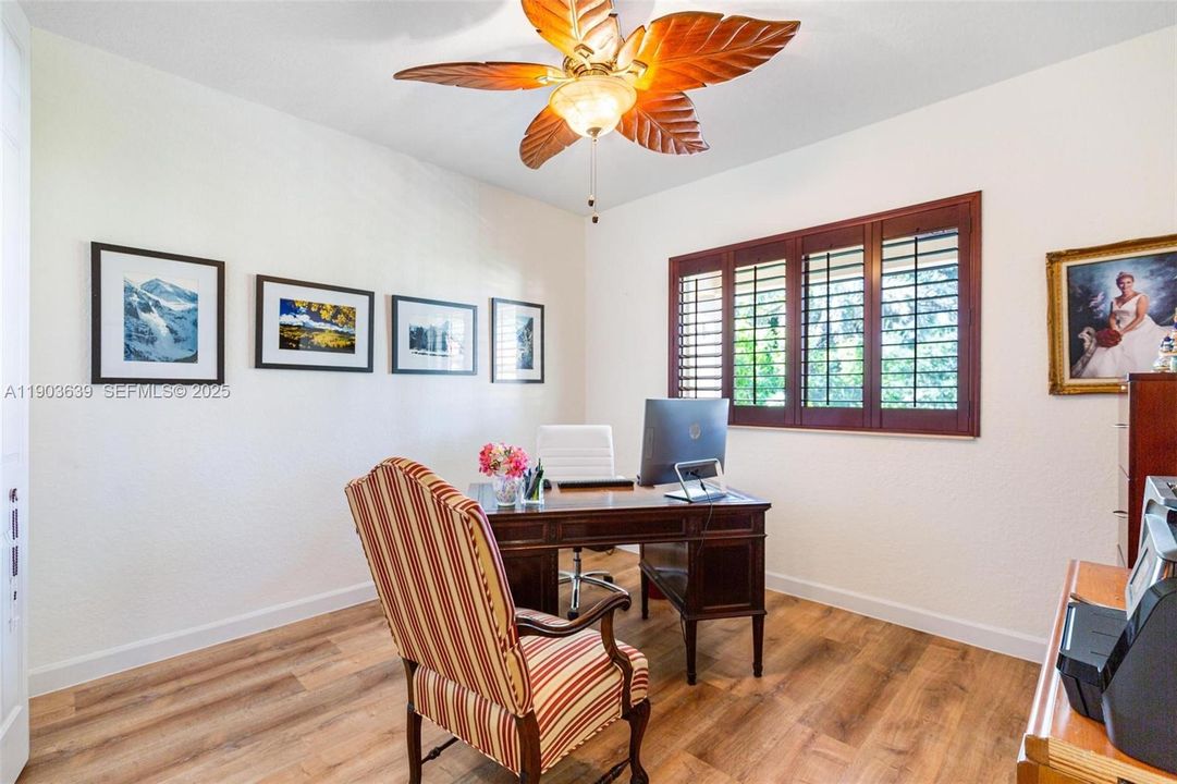 For Sale: $1,280,000 (5 beds, 4 baths, 3945 Square Feet)