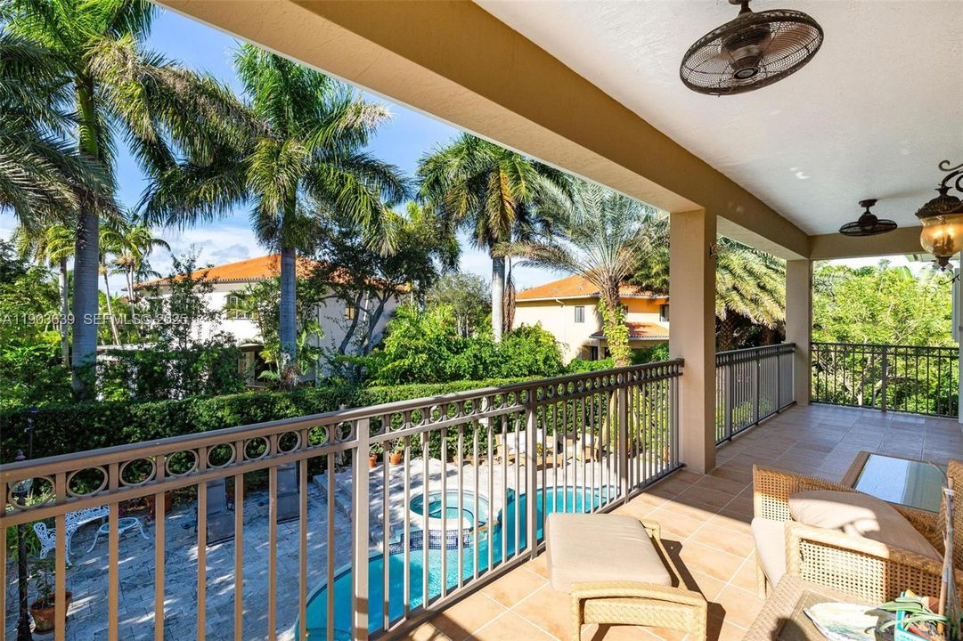 For Sale: $1,280,000 (5 beds, 4 baths, 3945 Square Feet)