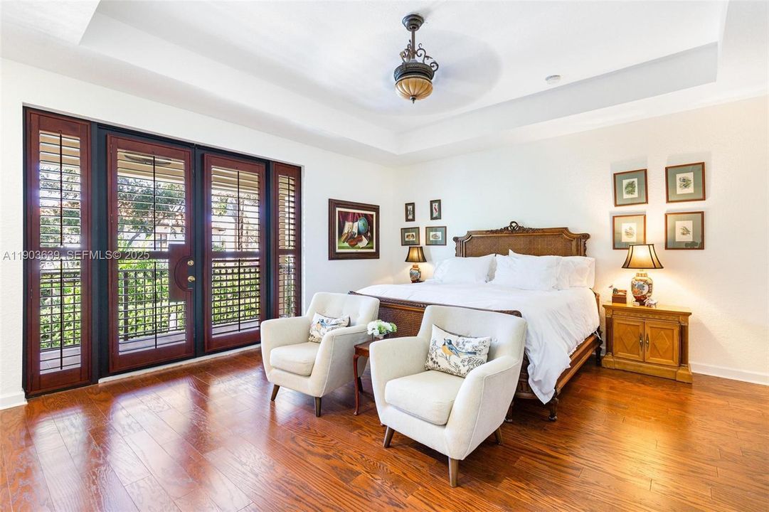 For Sale: $1,280,000 (5 beds, 4 baths, 3945 Square Feet)