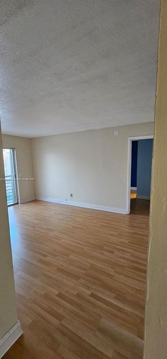 For Sale: $175,000 (2 beds, 2 baths, 920 Square Feet)