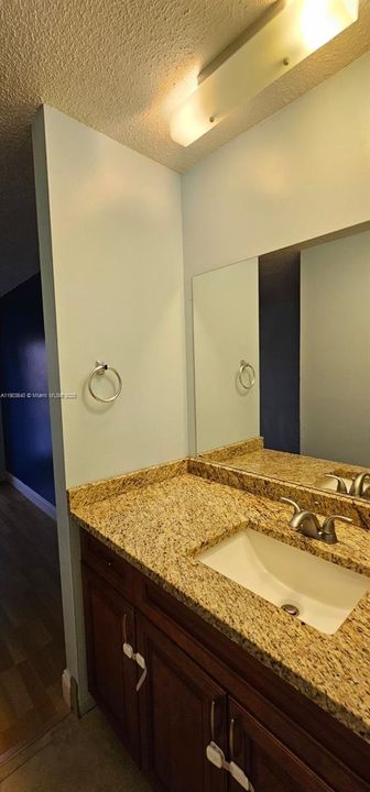 For Sale: $175,000 (2 beds, 2 baths, 920 Square Feet)