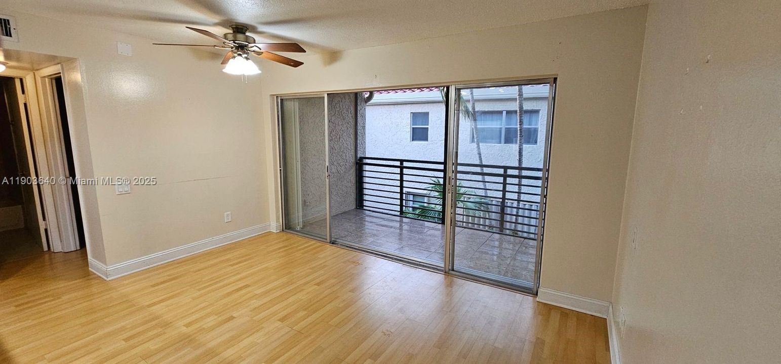 For Sale: $175,000 (2 beds, 2 baths, 920 Square Feet)