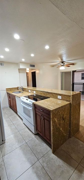 For Sale: $175,000 (2 beds, 2 baths, 920 Square Feet)