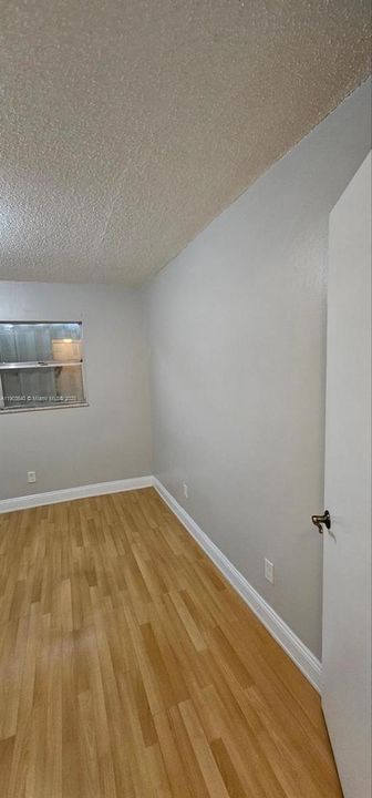 For Sale: $175,000 (2 beds, 2 baths, 920 Square Feet)