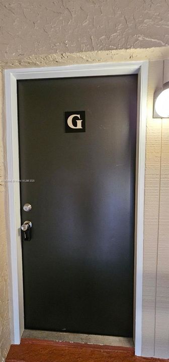 For Sale: $175,000 (2 beds, 2 baths, 920 Square Feet)