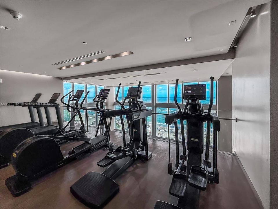 На продажу: $1,099,000 (2 спален, 3 ванн, 1571 Квадратных фут)