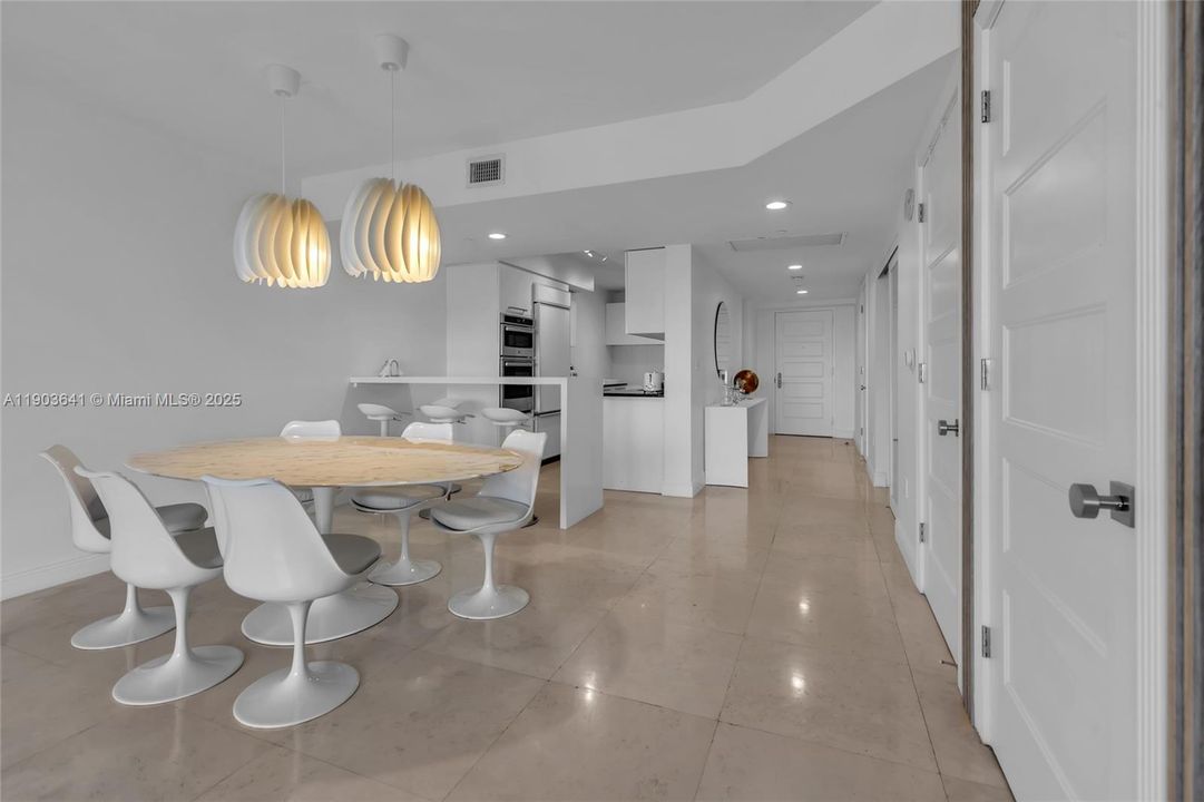 На продажу: $1,099,000 (2 спален, 3 ванн, 1571 Квадратных фут)